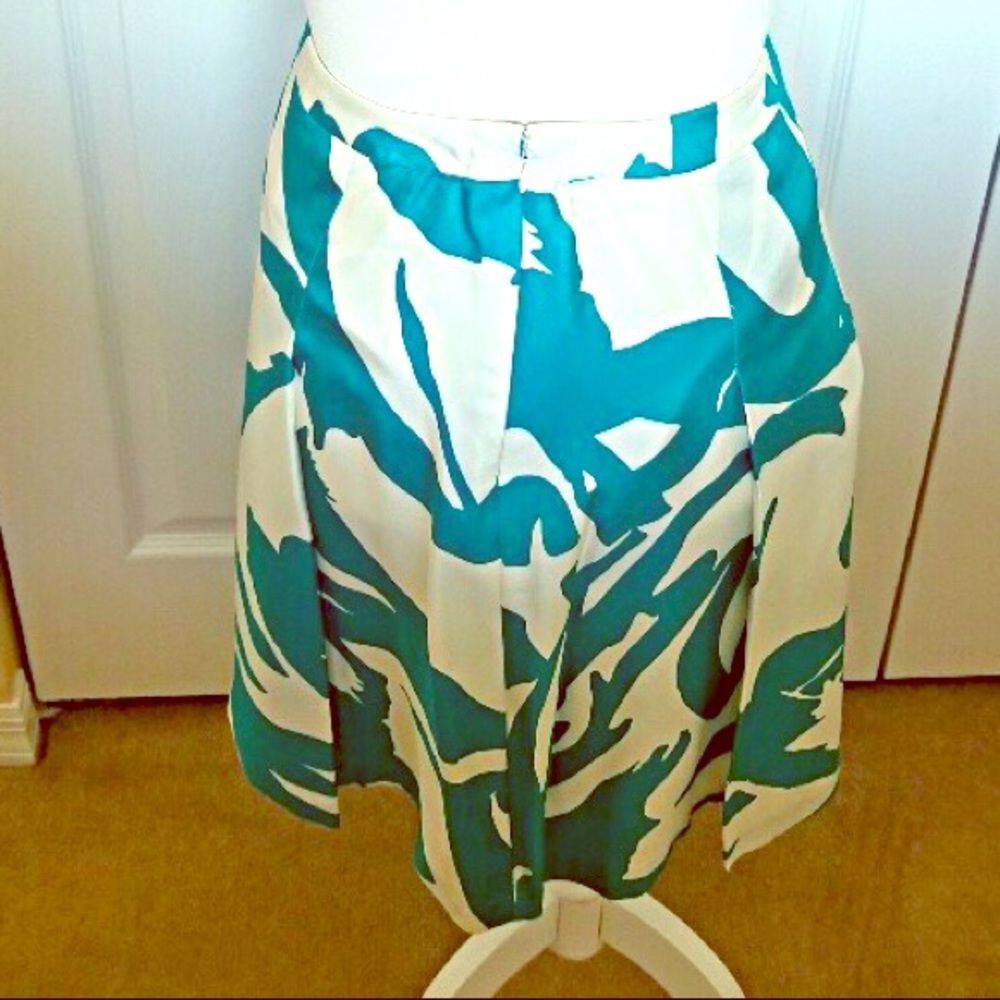 Ann Taylor Exquisite teal/white printed skirt - Picture 2 of 3